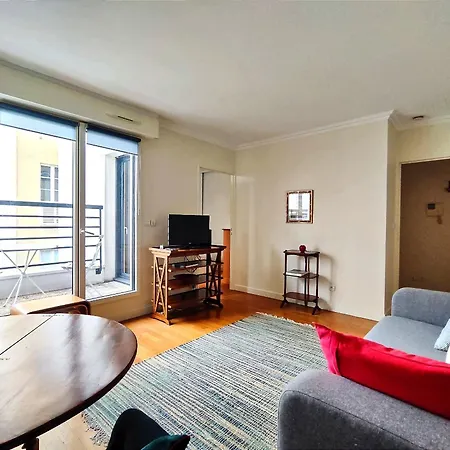 Charming Paris Apartment In Picturesque Passage Doisy Parigi