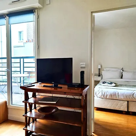 Charming Paris Apartment In Picturesque Passage Doisy *