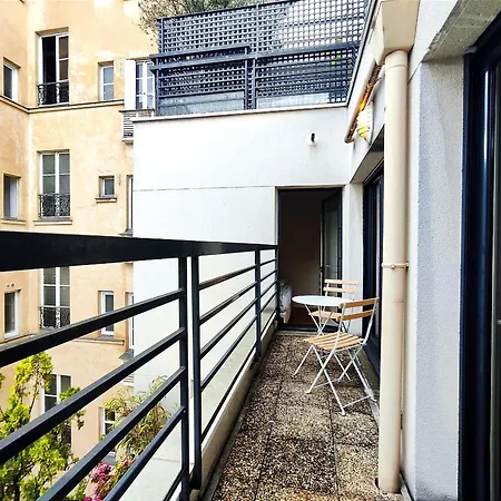Charming Paris Apartment In Picturesque Passage Doisy * Parijs